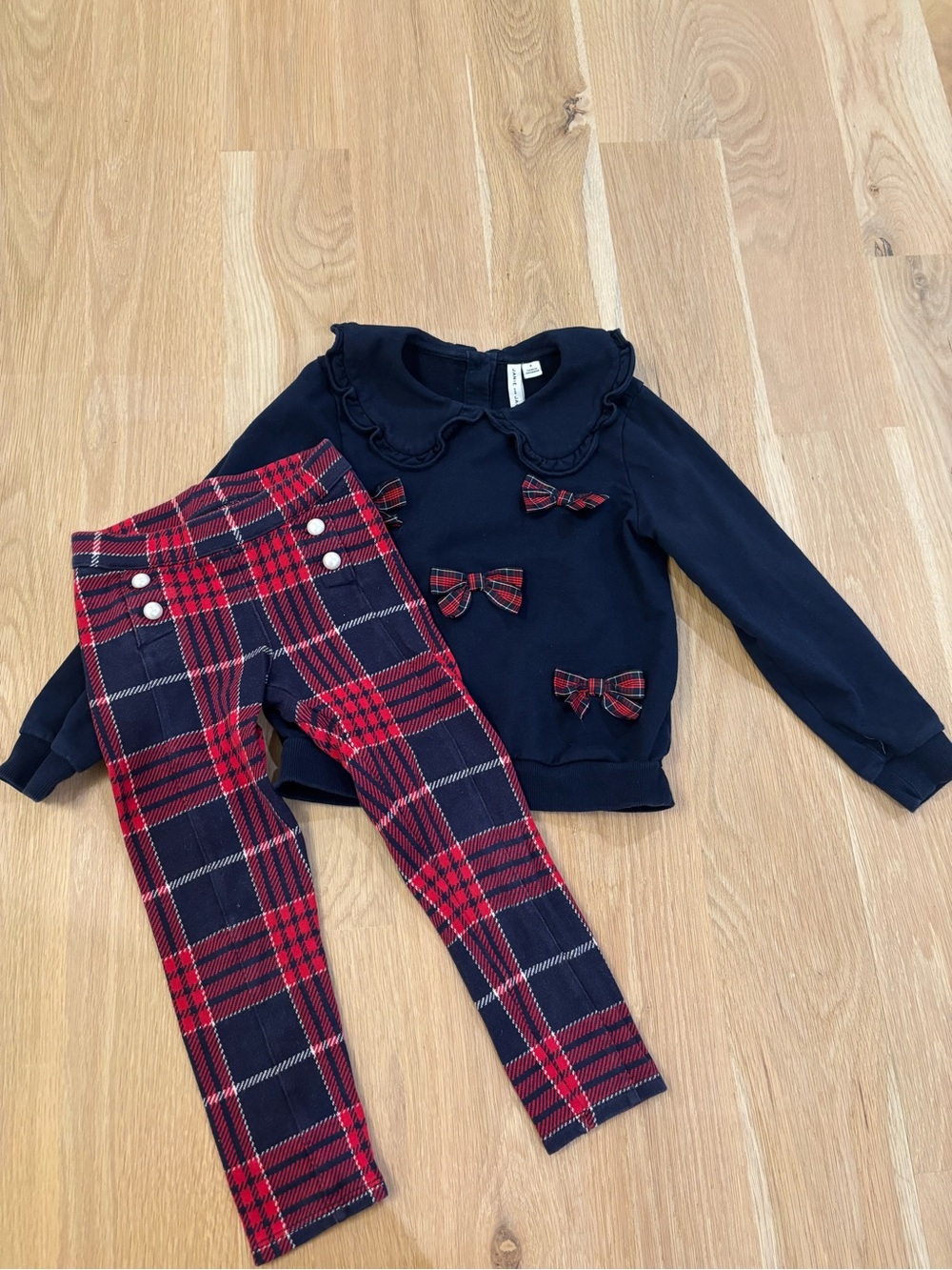 Janie and Jack Tartan Bow Sweatshirt and leggings (Size 8 & 6)